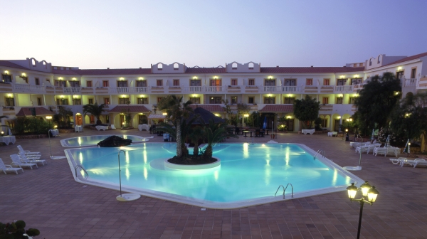 aparthotel castillo de elba